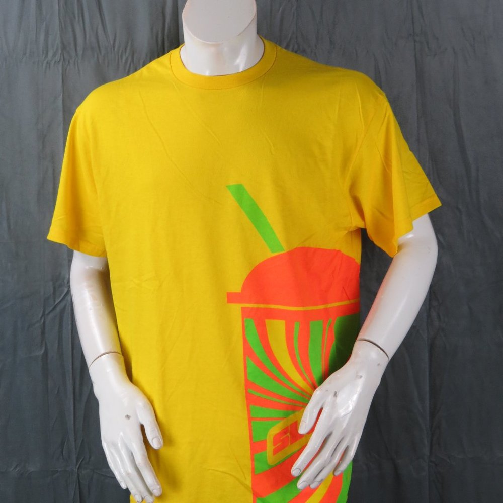 Seven Eleven Staff Shirt - Slurpee - Slurpee Side Graphic - Men's Large